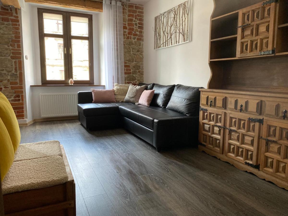 Apartament Przy Ratuszu Kłodzko Dış mekan fotoğraf